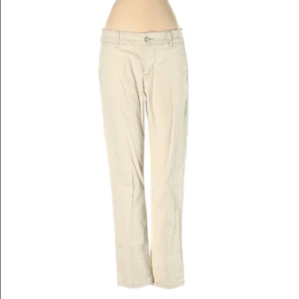 LEVI KHAKIS